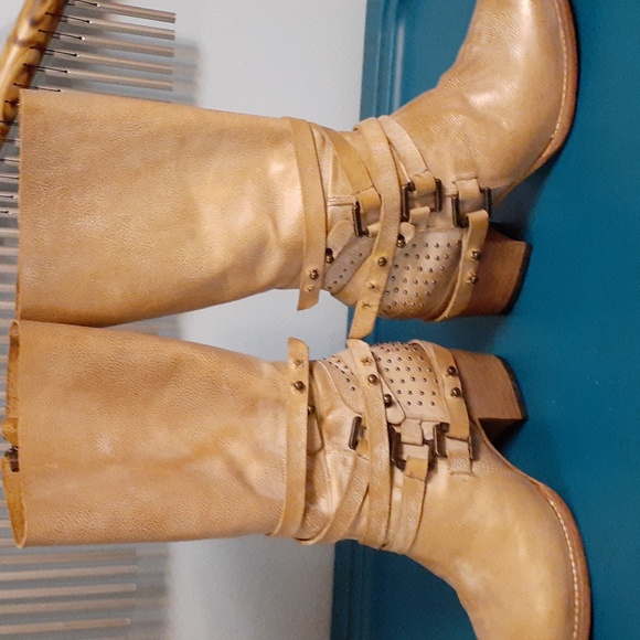 Rare!! Freebird fb-coy in mint condition  size 9  wore once for a wedding - Picture 7 of 11